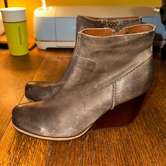 Kork-Ease Michelle wedge booties size 8.5 - Picture 1 of 11